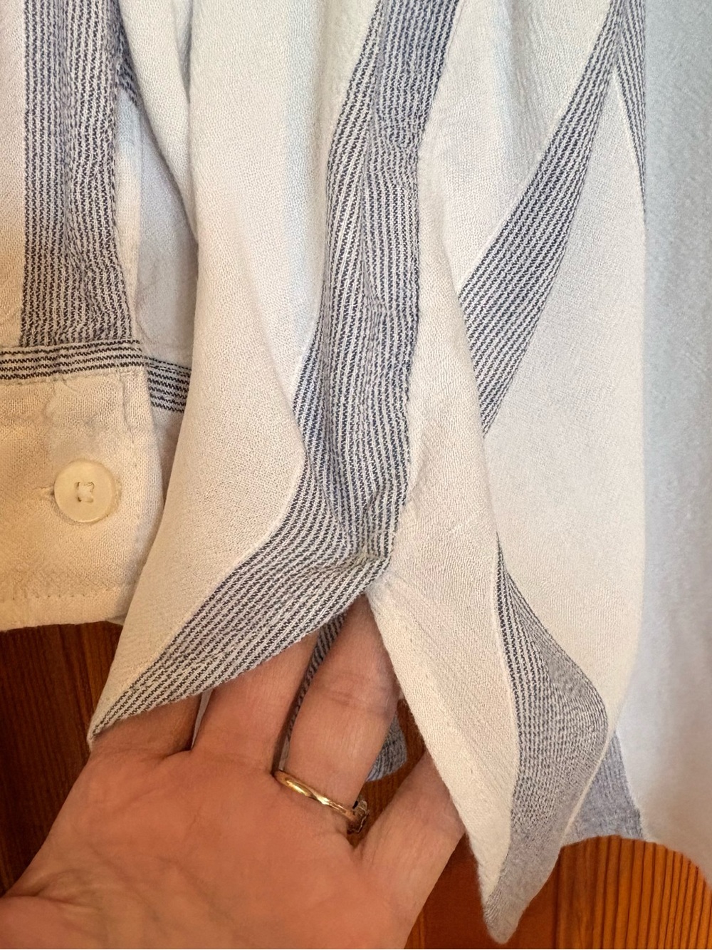 AE Oversized Striped Beach Shirt - Viscose/Linen Blend - White & Light Gray - M - Picture 10 of 13